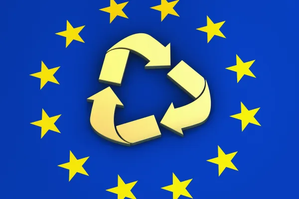 Grafik mit europäischer Flagge und Recyclingicon
